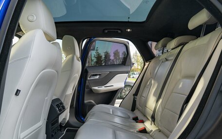 Jaguar F-Pace, 2016 год, 2 850 000 рублей, 23 фотография