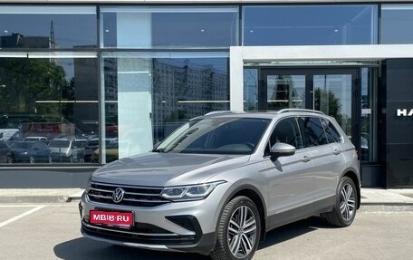 Volkswagen Tiguan II, 2021 год, 3 949 000 рублей, 1 фотография