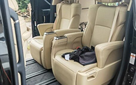 Toyota Alphard III, 2020 год, 6 900 000 рублей, 15 фотография