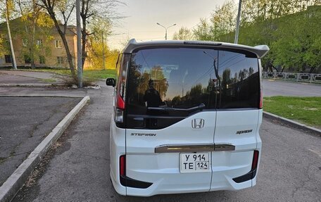 Honda Stepwgn IV, 2018 год, 1 935 000 рублей, 9 фотография