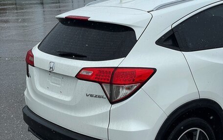 Honda Vezel, 2022 год, 1 675 000 рублей, 5 фотография