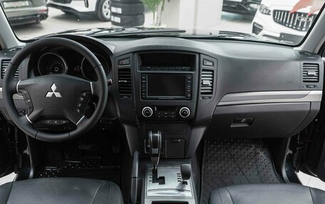Mitsubishi Pajero IV, 2010 год, 1 590 000 рублей, 10 фотография