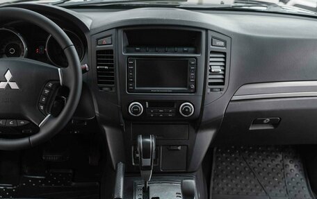 Mitsubishi Pajero IV, 2010 год, 1 590 000 рублей, 11 фотография