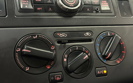 Nissan Tiida, 2013 год, 999 001 рублей, 15 фотография