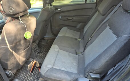 Opel Zafira B, 2006 год, 300 000 рублей, 21 фотография
