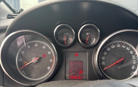 Opel Astra J, 2011 год, 560 000 рублей, 9 фотография