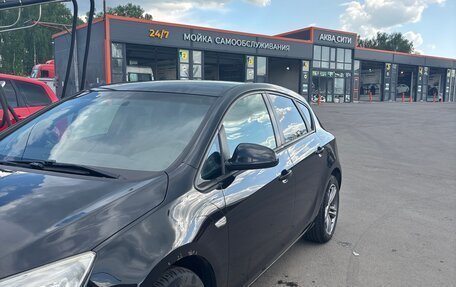Opel Astra J, 2011 год, 560 000 рублей, 2 фотография