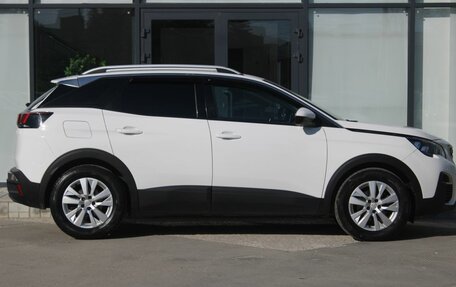 Peugeot 3008 II, 2018 год, 1 890 000 рублей, 4 фотография
