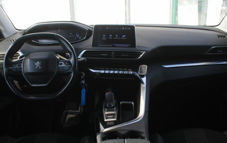 Peugeot 3008 II, 2018 год, 1 890 000 рублей, 16 фотография