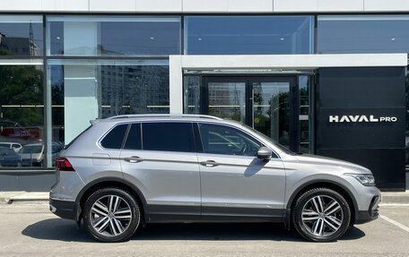 Volkswagen Tiguan II, 2021 год, 3 949 000 рублей, 4 фотография