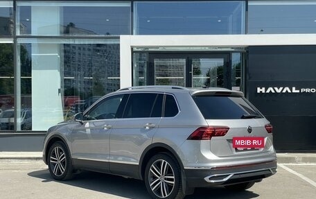 Volkswagen Tiguan II, 2021 год, 3 949 000 рублей, 7 фотография