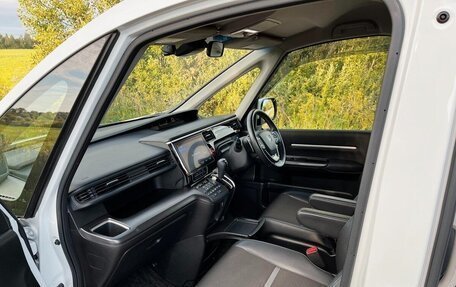 Honda Stepwgn IV, 2020 год, 2 100 000 рублей, 11 фотография