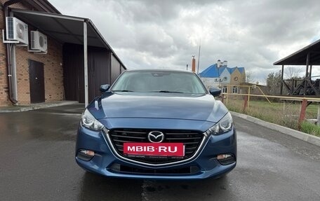 Mazda 3, 2017 год, 1 850 000 рублей, 2 фотография