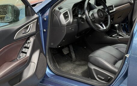Mazda 3, 2017 год, 1 850 000 рублей, 13 фотография