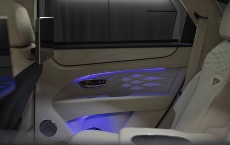 Bentley Bentayga I, 2025 год, 43 500 000 рублей, 30 фотография