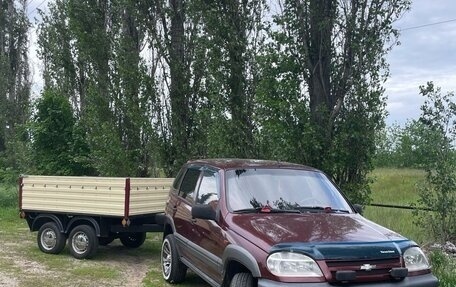 Chevrolet Niva I рестайлинг, 2004 год, 350 000 рублей, 1 фотография