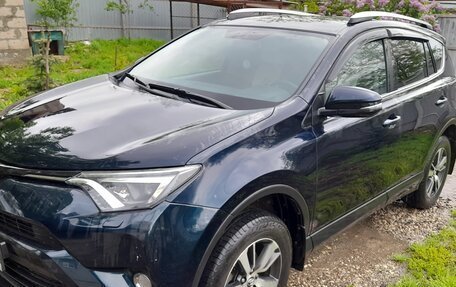 Toyota RAV4, 2018 год, 2 350 000 рублей, 2 фотография