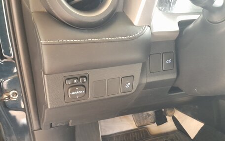 Toyota RAV4, 2018 год, 2 350 000 рублей, 10 фотография