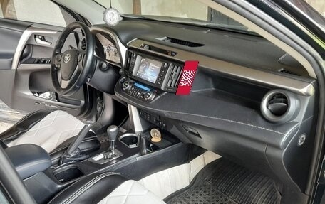 Toyota RAV4, 2018 год, 2 350 000 рублей, 12 фотография
