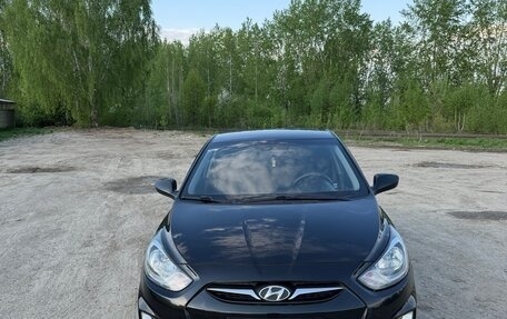 Hyundai Solaris II рестайлинг, 2012 год, 790 000 рублей, 2 фотография