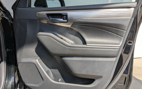 Toyota Highlander, 2025 год, 5 950 000 рублей, 13 фотография
