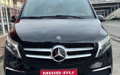 Mercedes-Benz V-Класс, 2018 год, 4 550 000 рублей, 1 фотография