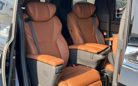 Toyota Alphard, 2026 год, 11 800 000 рублей, 12 фотография
