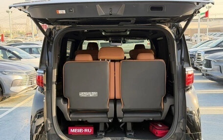 Toyota Alphard, 2026 год, 11 800 000 рублей, 13 фотография