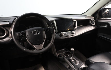 Toyota RAV4, 2017 год, 2 599 000 рублей, 8 фотография