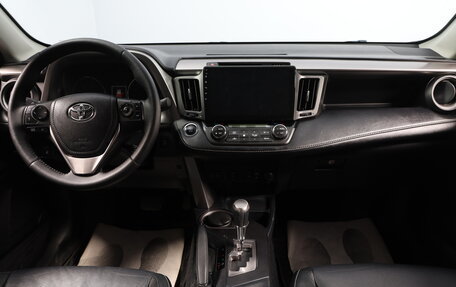Toyota RAV4, 2017 год, 2 599 000 рублей, 9 фотография