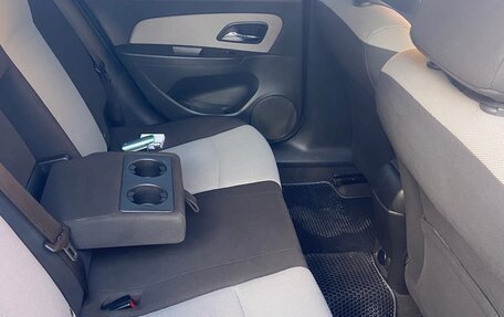 Chevrolet Cruze II, 2013 год, 700 000 рублей, 27 фотография