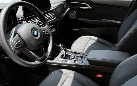 BMW 1 серия, 2022 год, 1 880 000 рублей, 6 фотография