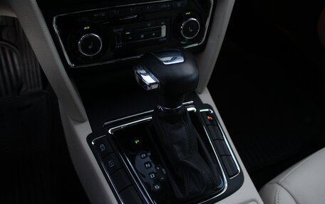 Skoda Superb III рестайлинг, 2012 год, 1 210 000 рублей, 19 фотография