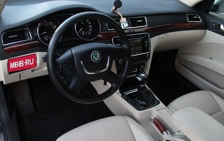Skoda Superb III рестайлинг, 2012 год, 1 210 000 рублей, 8 фотография