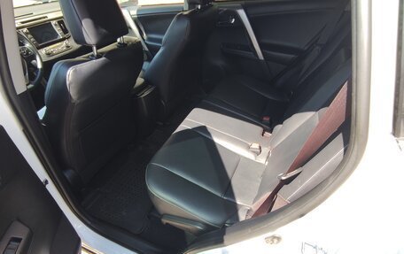 Toyota RAV4, 2019 год, 3 450 000 рублей, 9 фотография