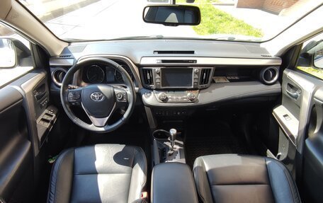 Toyota RAV4, 2019 год, 3 450 000 рублей, 11 фотография