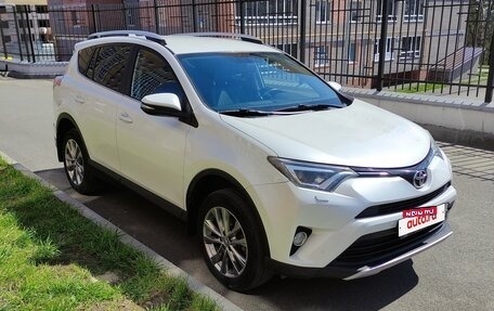 Toyota RAV4, 2019 год, 3 450 000 рублей, 3 фотография