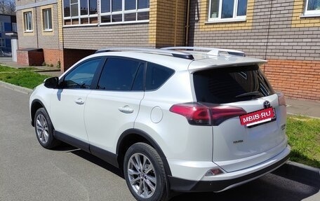 Toyota RAV4, 2019 год, 3 450 000 рублей, 7 фотография