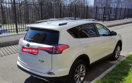 Toyota RAV4, 2019 год, 3 450 000 рублей, 5 фотография