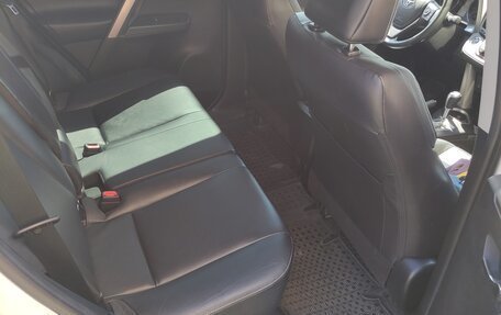 Toyota RAV4, 2019 год, 3 450 000 рублей, 23 фотография
