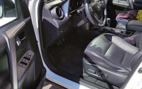 Toyota RAV4, 2019 год, 3 450 000 рублей, 28 фотография