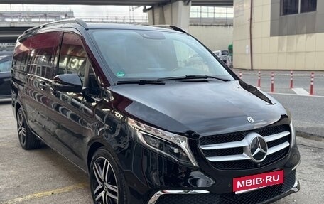 Mercedes-Benz V-Класс, 2018 год, 4 550 000 рублей, 2 фотография