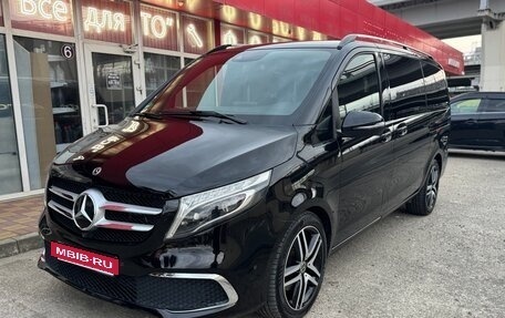 Mercedes-Benz V-Класс, 2018 год, 4 550 000 рублей, 3 фотография