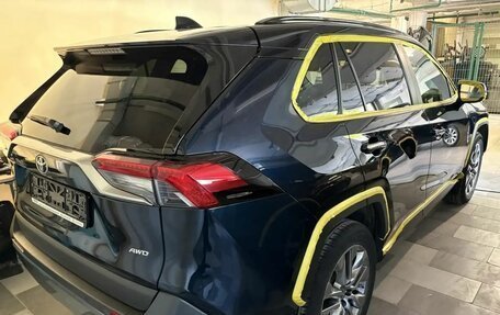 Toyota RAV4, 2019 год, 3 750 000 рублей, 2 фотография