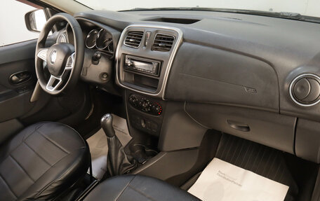 Renault Logan II, 2018 год, 599 000 рублей, 11 фотография
