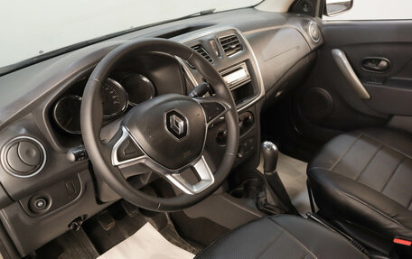 Renault Logan II, 2018 год, 599 000 рублей, 9 фотография