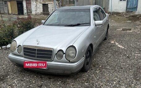 Mercedes-Benz E-Класс, 1998 год, 350 000 рублей, 1 фотография