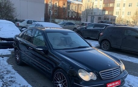 Mercedes-Benz C-Класс, 2005 год, 620 000 рублей, 1 фотография