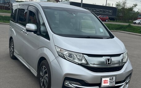 Honda Stepwgn IV, 2016 год, 1 980 000 рублей, 2 фотография