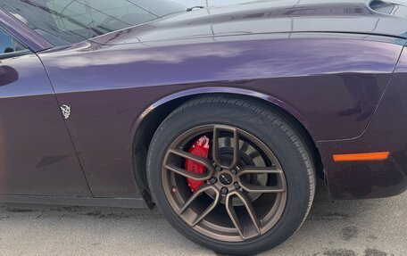 Dodge Challenger III рестайлинг 2, 2020 год, 3 700 000 рублей, 3 фотография